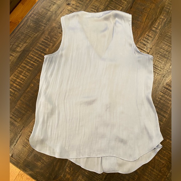 Banana Republic Silky Blue Sleeveless V-neck Blouse Size Small top shirt - Picture 5 of 6